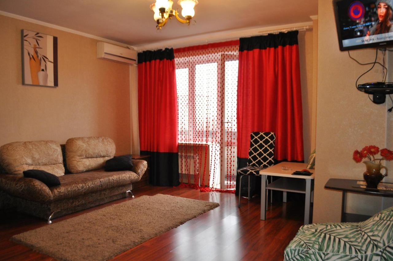 Spacious Apartment With Balcony Krementsjuk Eksteriør bilde